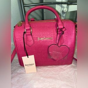 Juicy Couture👑✨ FREE LOVE 💕 🩷 embossed satchel ✨👛🩷 BRAND NEW WITH TAGS 🏷️
